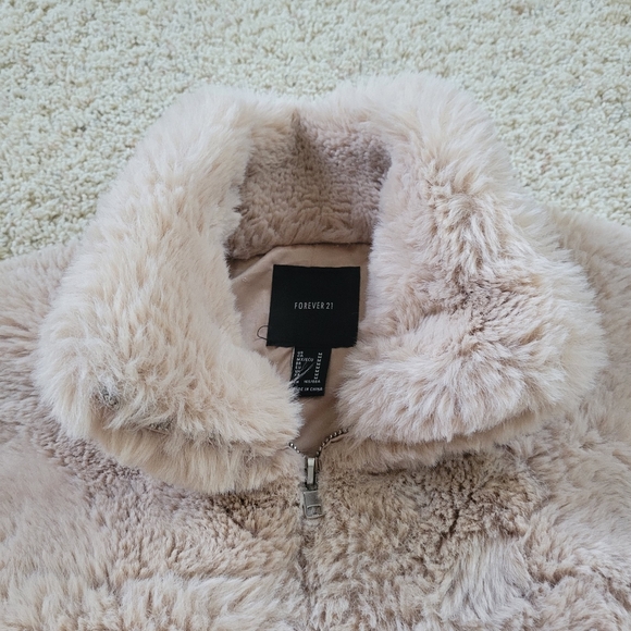 Forever 21 Cream Faux Fur Winter Jacket Preppy City Chic M - Picture 5 of 13